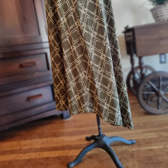 Luluroe Olive Green Patterned Dress 2XL - Picture 7 of 7